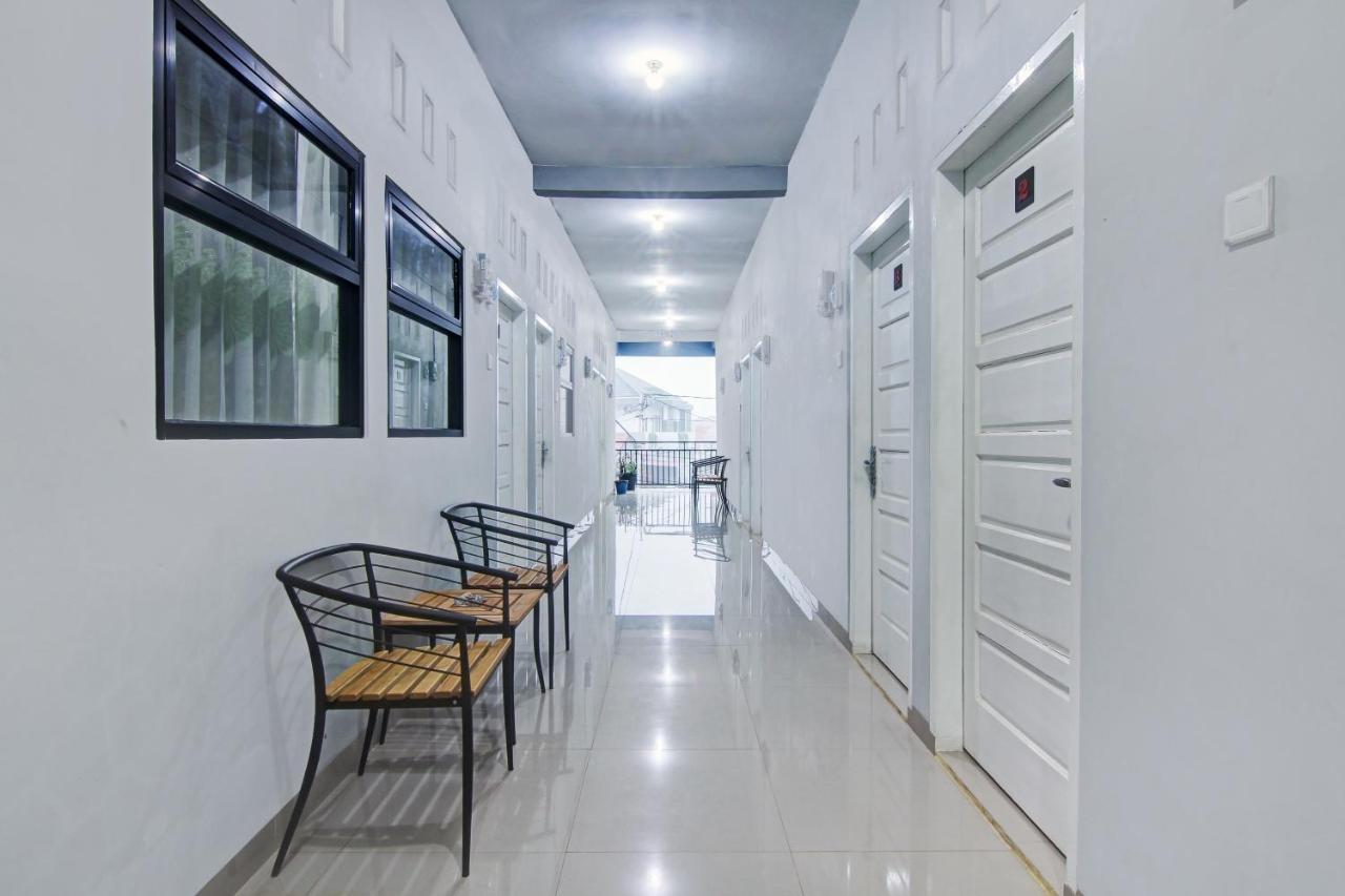 Oyo 90704 Nabila Residence Syariah Padang  Exterior photo